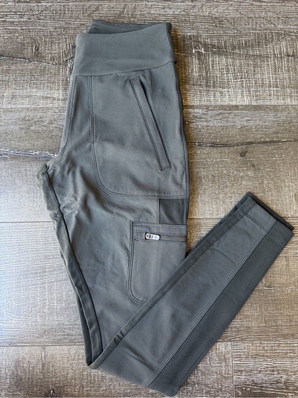 Athleta High-Rise Olive Green Cargo Leggings - Size 0